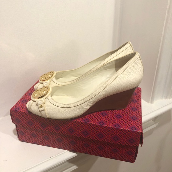 Tory Burch 10.5 Leticia 65mm Open Toe Wedge Ivory Tumbled Leather 12148409 - Picture 3 of 8